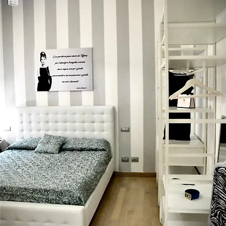 Tiffany House Apartment
