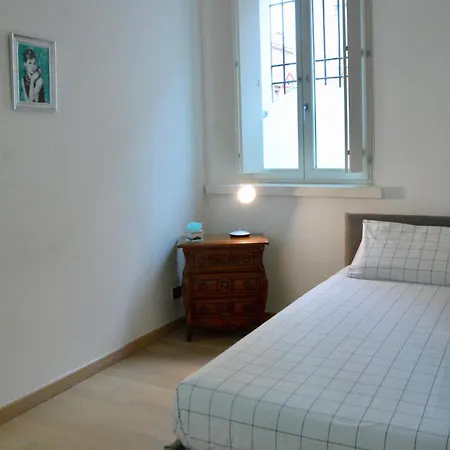Tiffany House Apartment