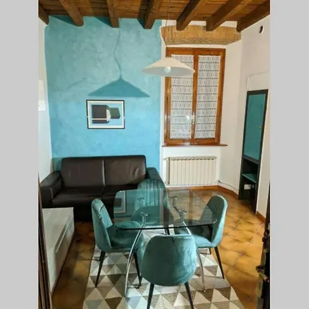 Tiffany House كومو